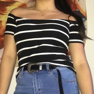 ⭐️F21 striped off shoulder crop